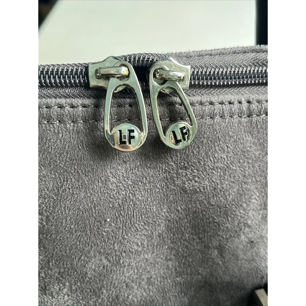 New London Fog Carry On 20